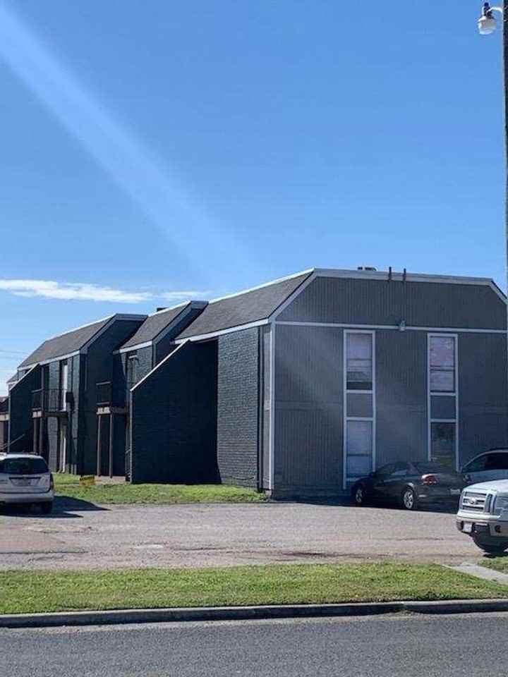 Coastal Pointe Apartments - Photo 4 of 45