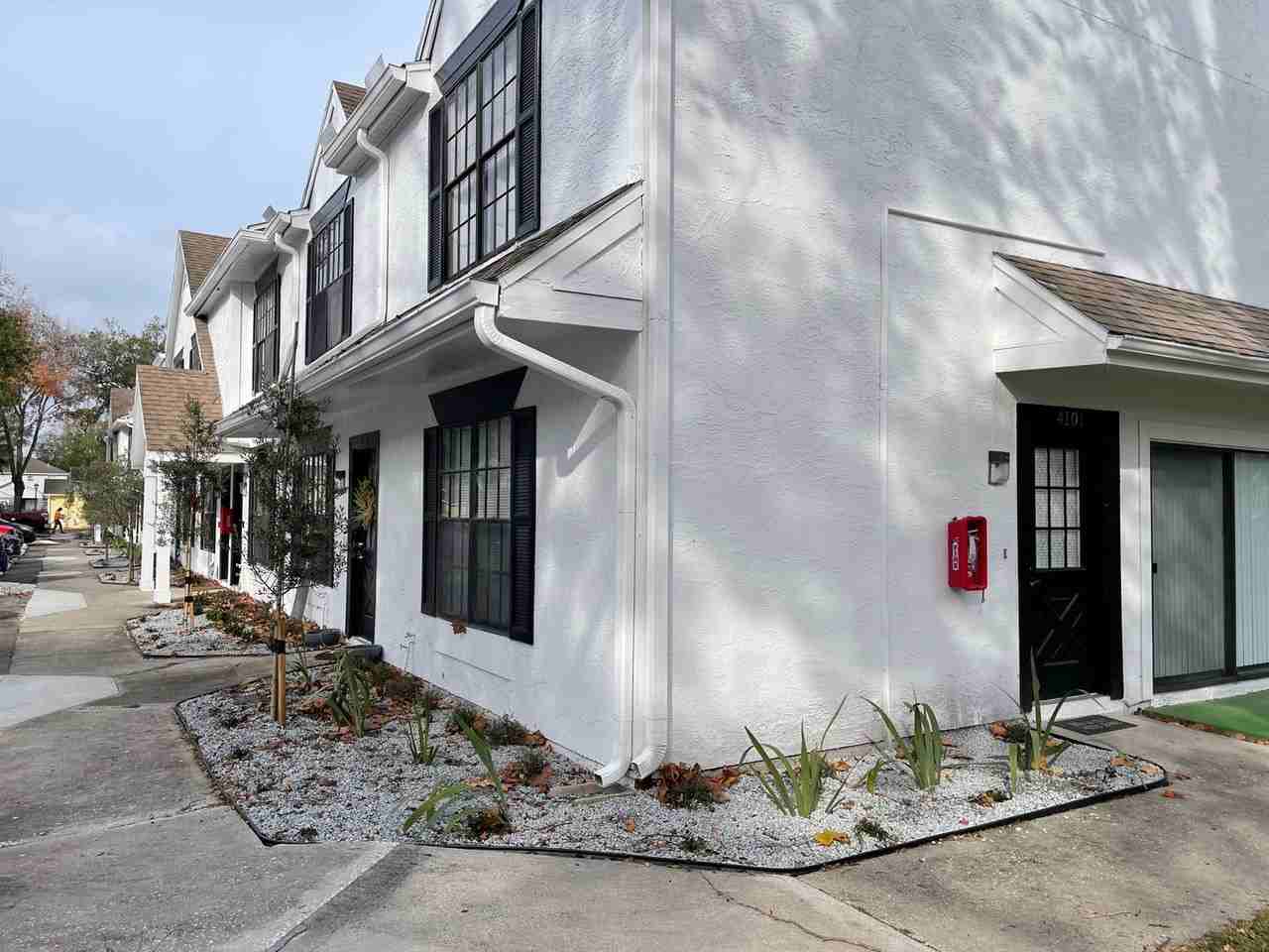 Saint Andrews Square Townhomes - Photo 5 of 28