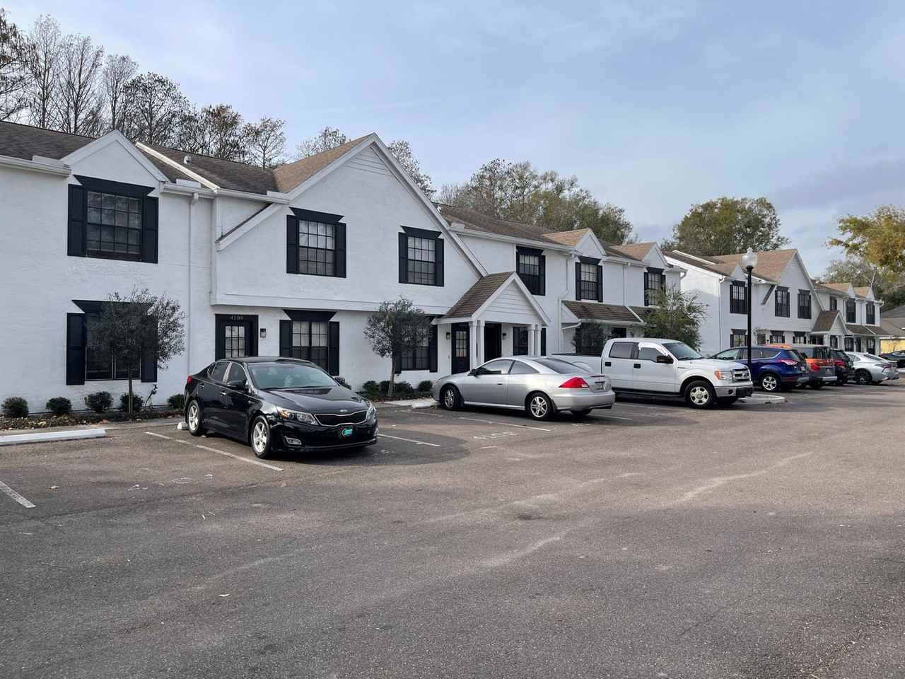 Saint Andrews Square Townhomes - Photo 2 of 28