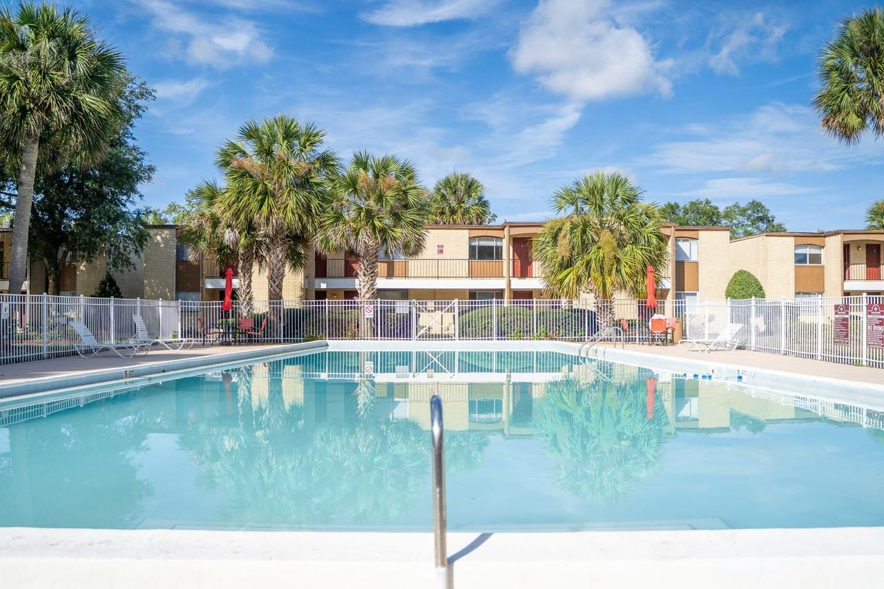 Landon Imperial Apartments - Photo 7 of 29