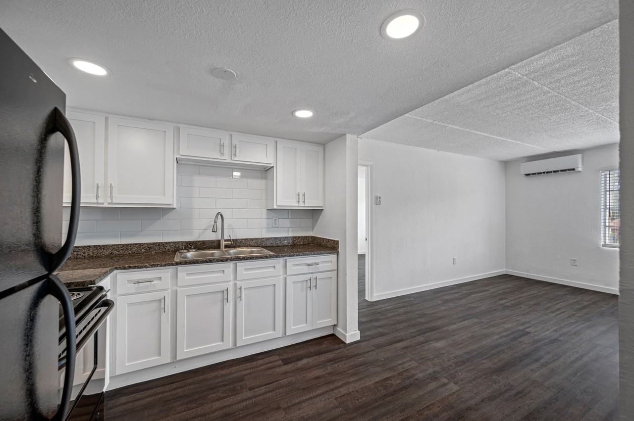 The Wave Apartments - Photo 5 of 50