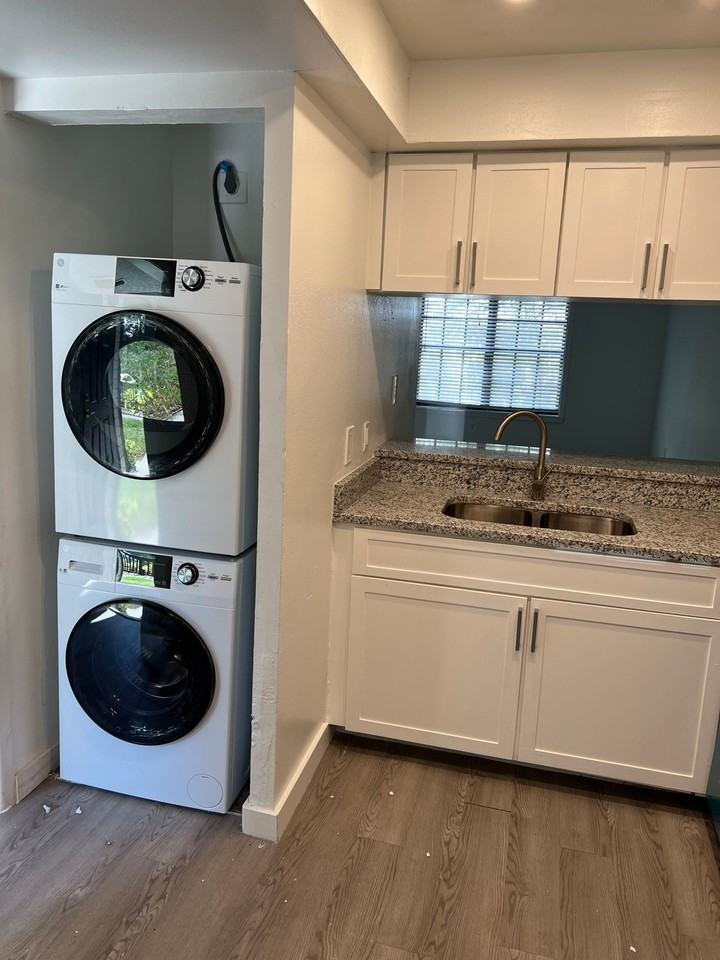 Palm Flats Apartments - Photo 2 of 32