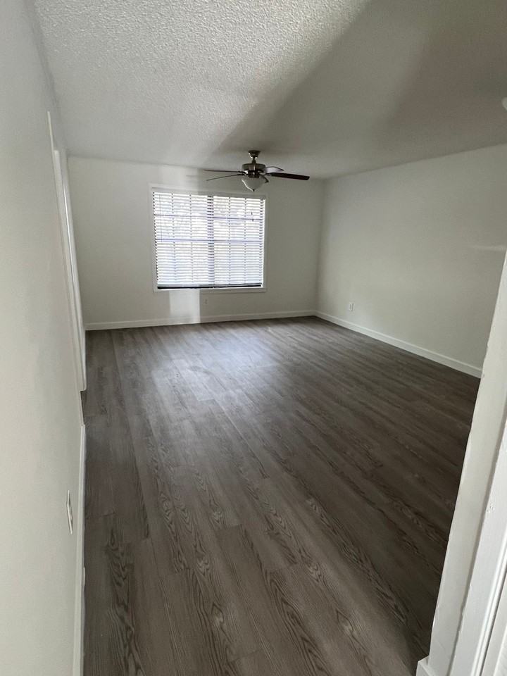 Palm Flats Apartments - Photo 3 of 32