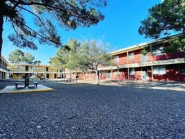 featured image of 525 N Carolina Dr