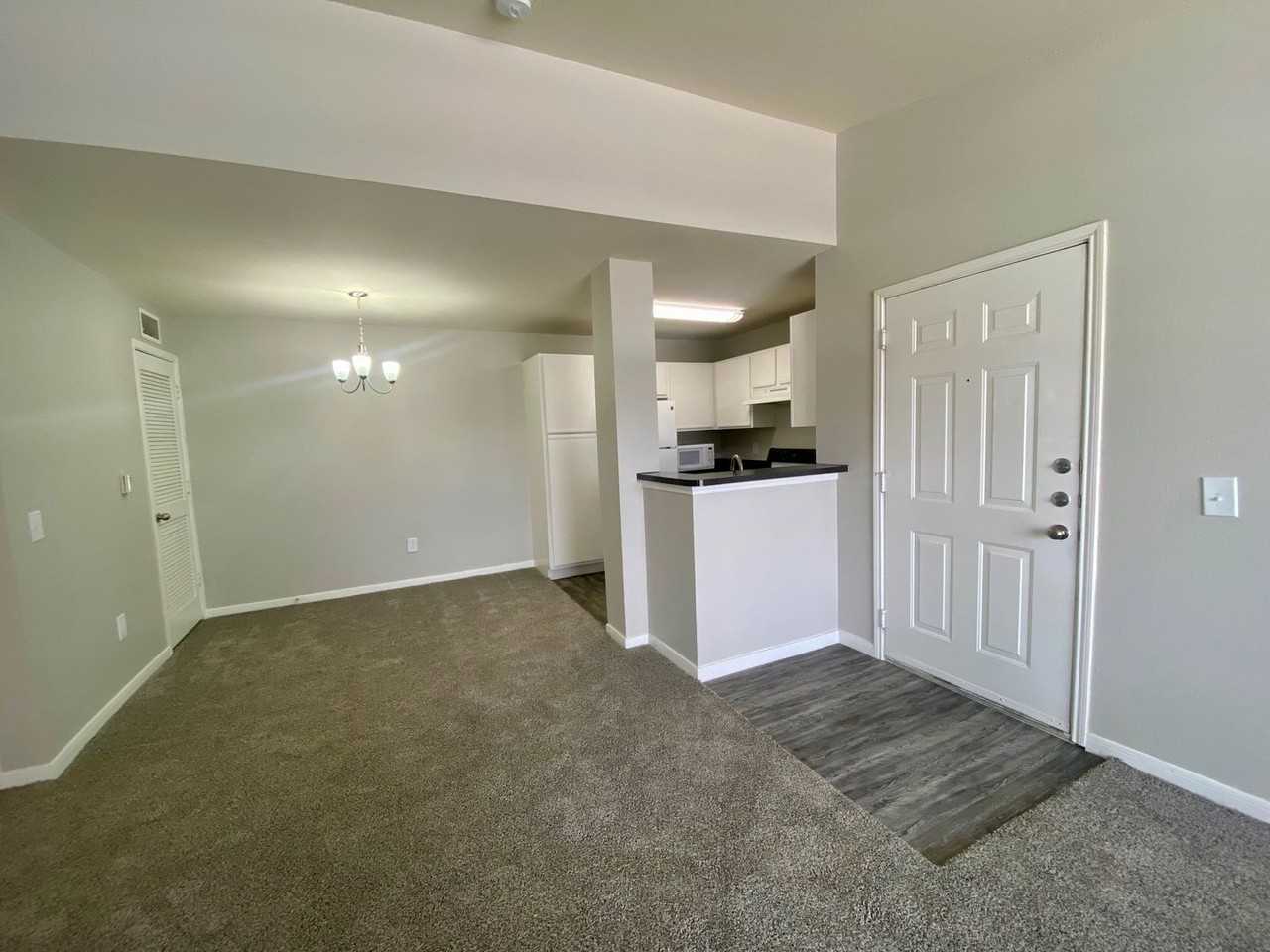 Wyndham Apartments - Photo 3 of 8