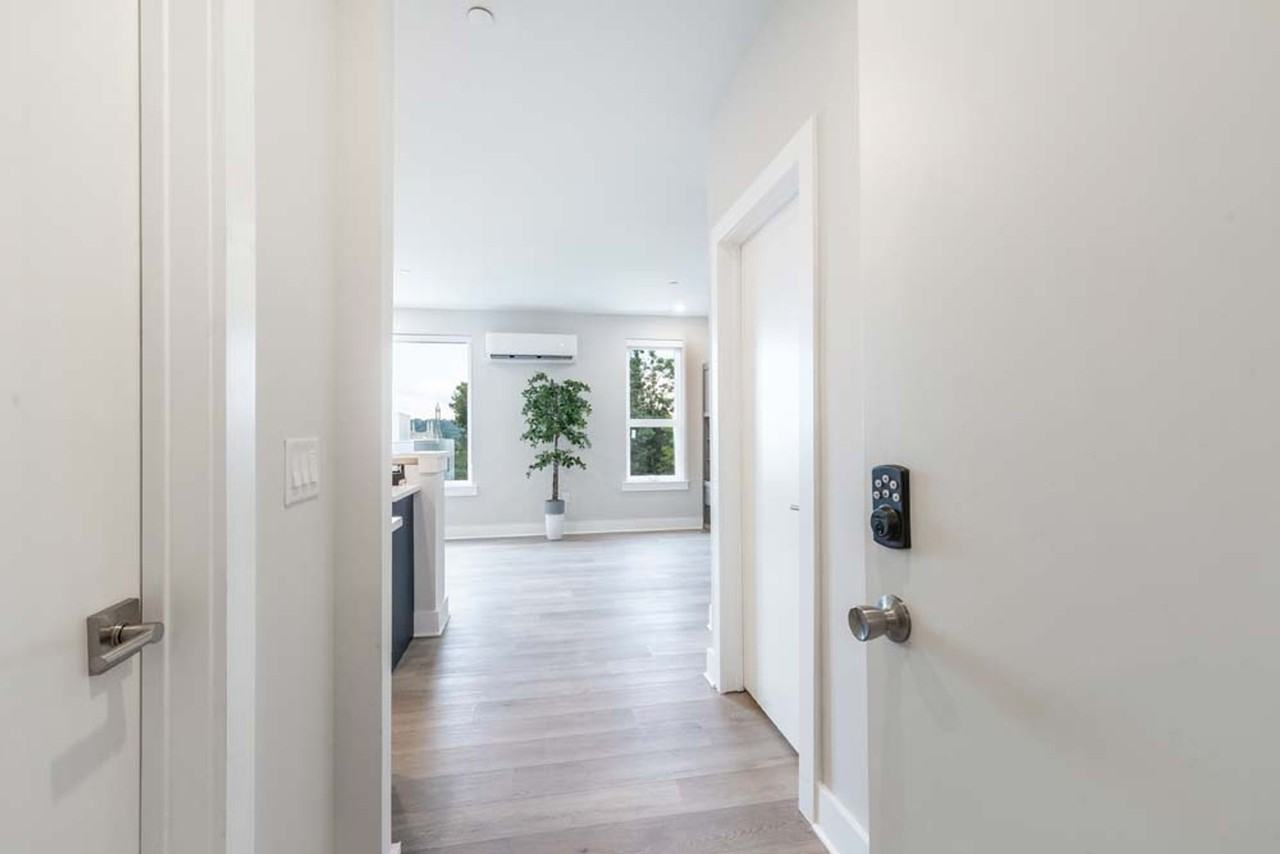 The Grace - Photo 5 of 50