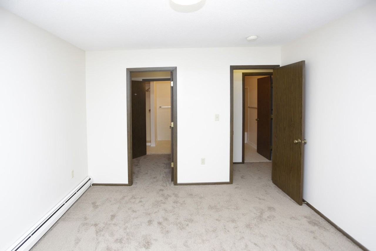 Highland Chateau - Photo 6 of 9