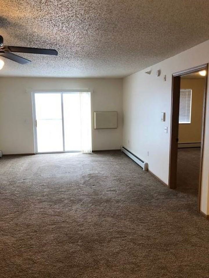 815 34th Ave E - Photo 7 of 28