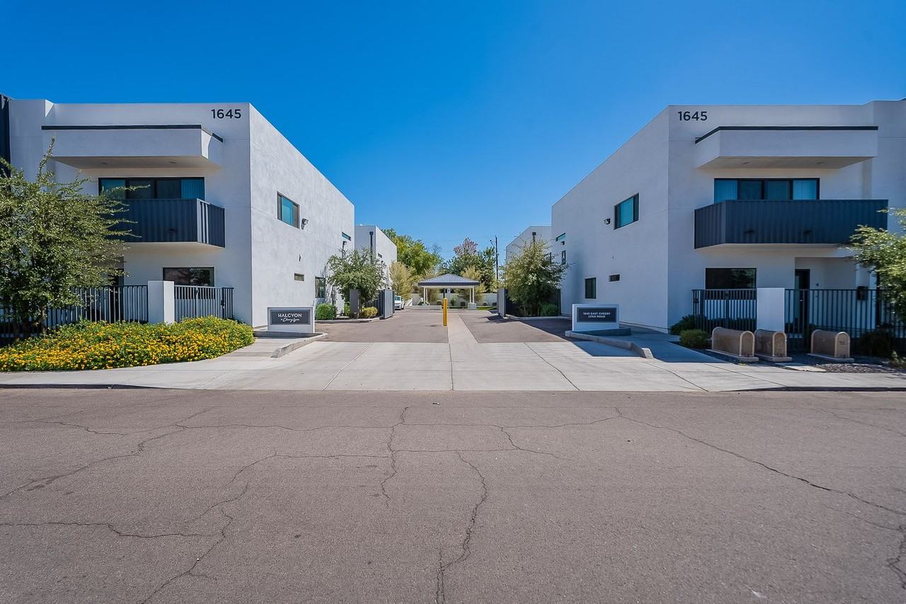 Elevated Luxury in Prestigious Encanto Neighborhood - Photo 7 of 38