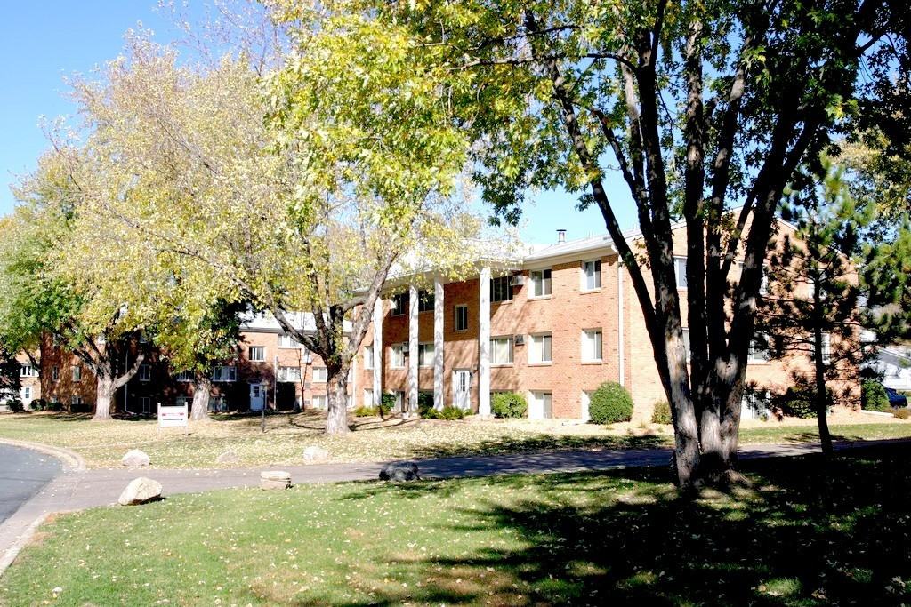 Colonial Terrace Apartments - Photo 2 of 8