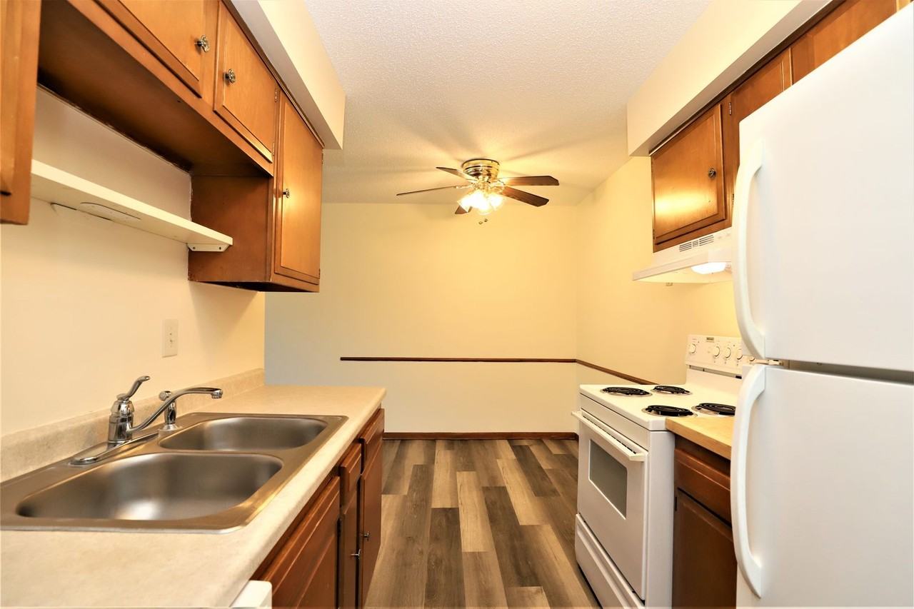 Ferndale Realty - 4435 - Photo 4 of 24