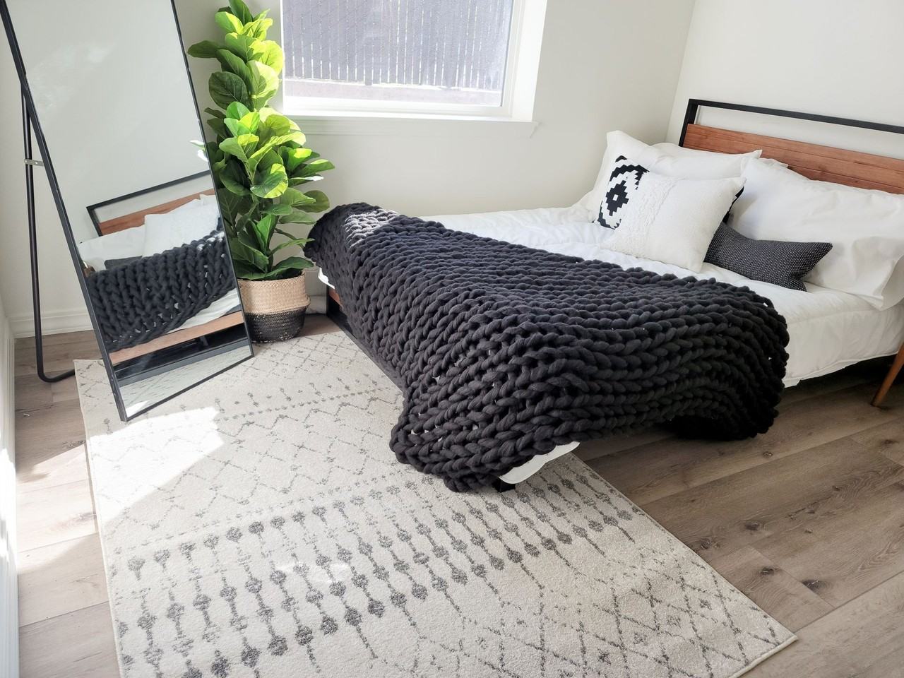 Glisan - Photo 6 of 29