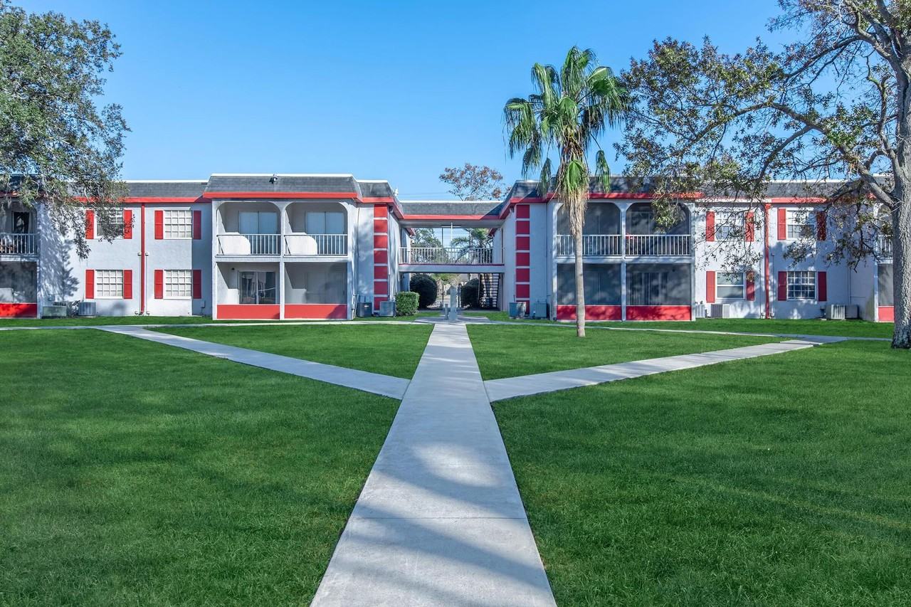 Regency Square Apartments - Photo 3 of 46