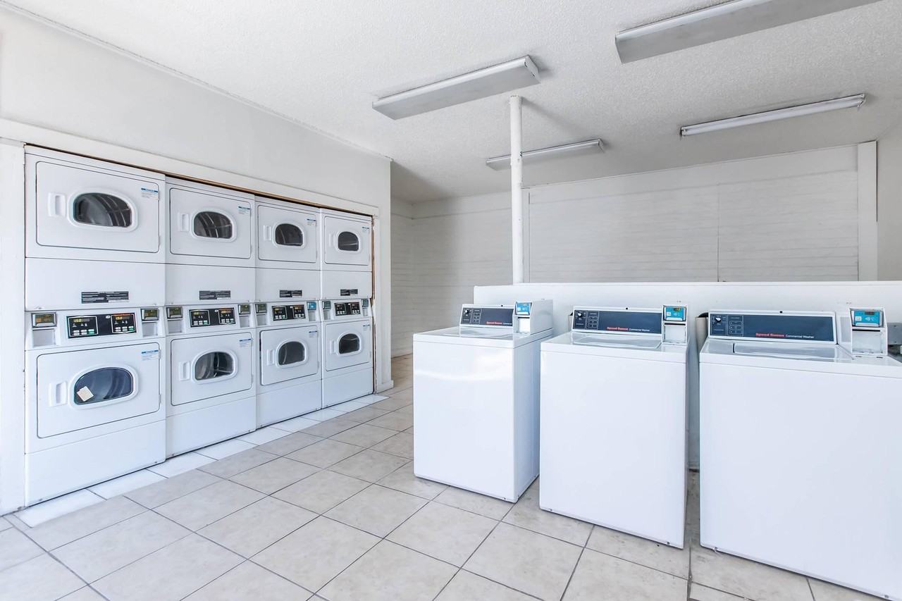 Regency Square Apartments - Photo 5 of 46