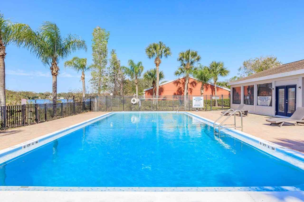 Crown Pointe Apartments - Photo 5 of 50