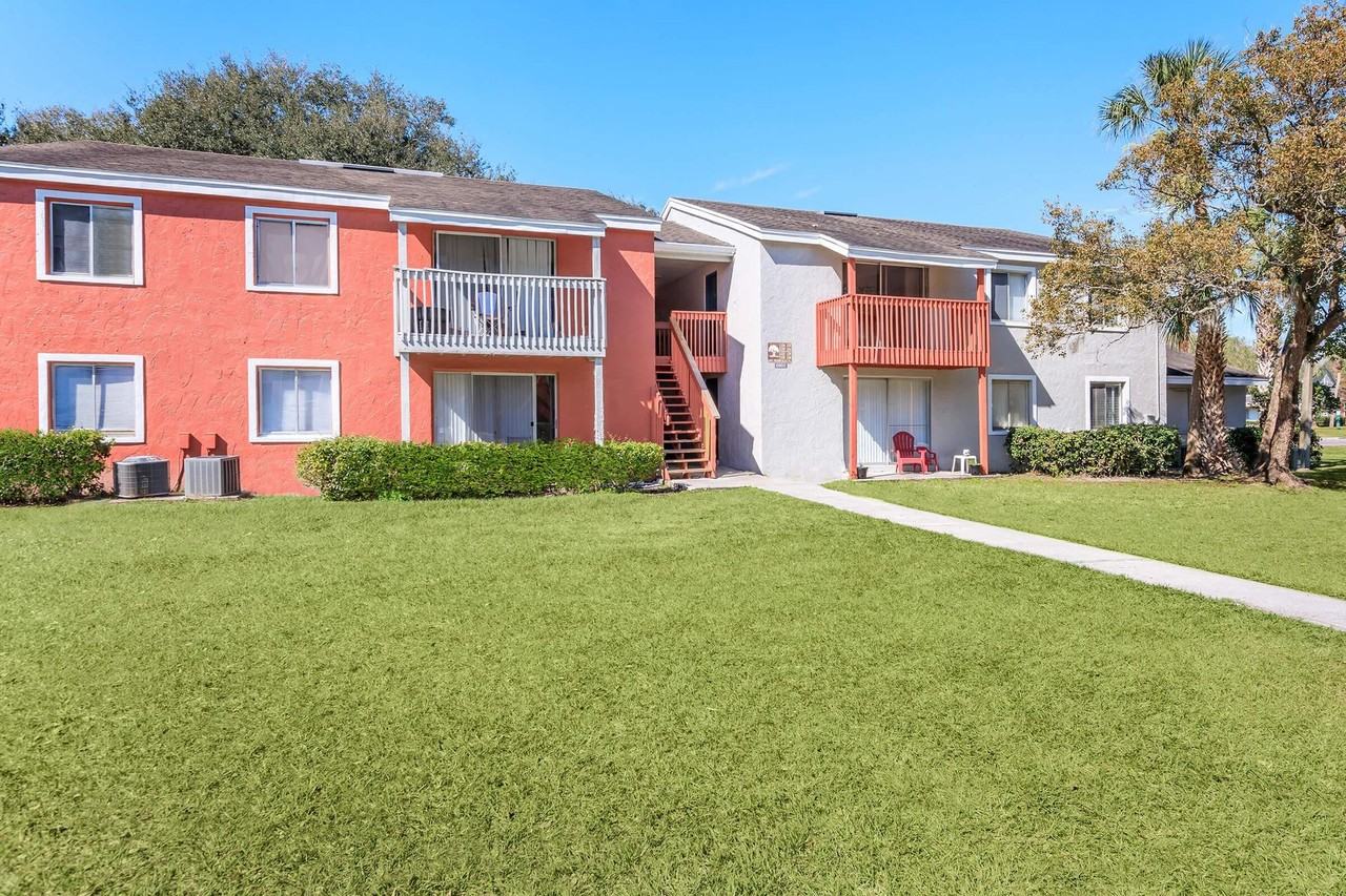 Crown Pointe Apartments - Photo 6 of 50