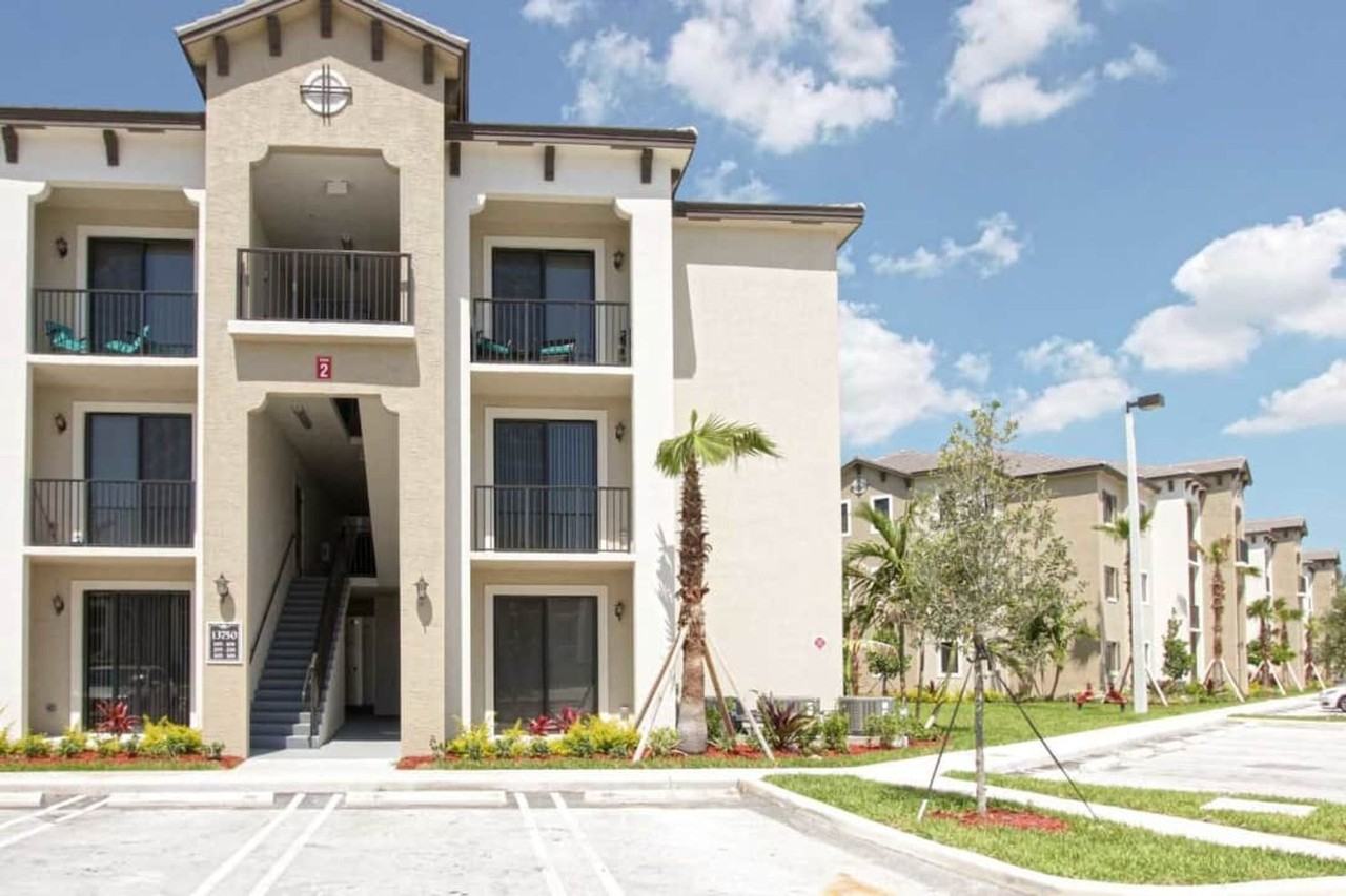 South Pointe Apartments - Photo 3 of 50