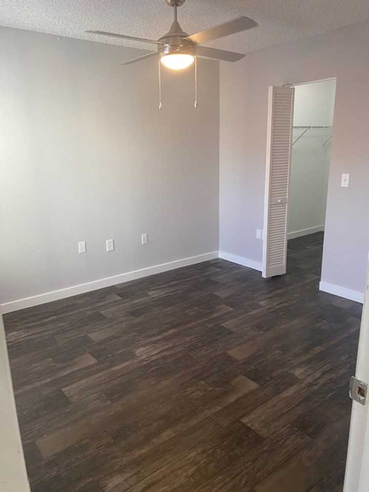 Sunset Villas - Photo 2 of 12