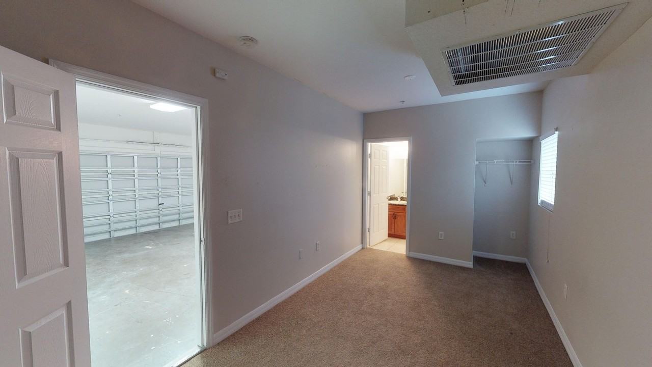 Town Park Villas - Photo 5 of 48