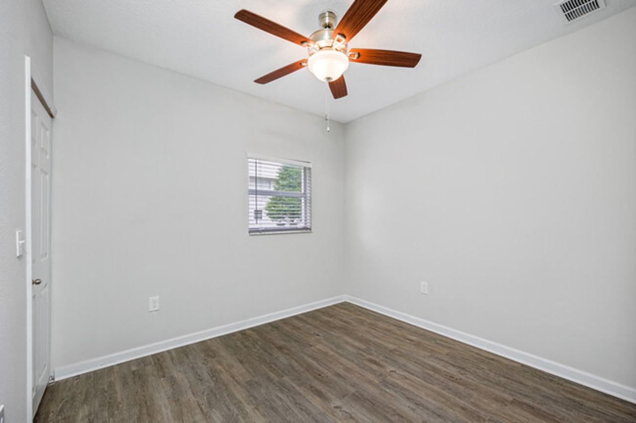 Town Park Villas - Photo 7 of 48