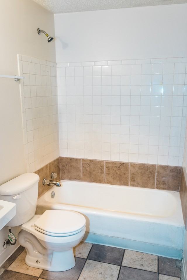 Convenient affordable living close to CMU without roommates! Utilities included - Photo 5 of 6