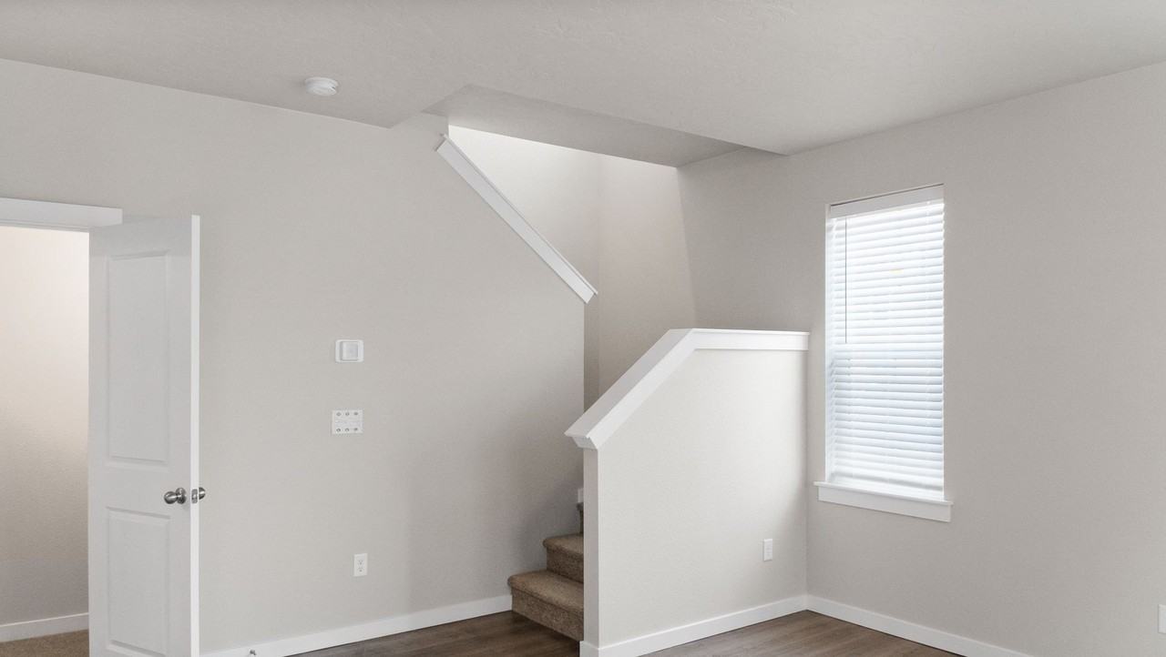 Charlesworth Townhomes - Photo 4 of 16