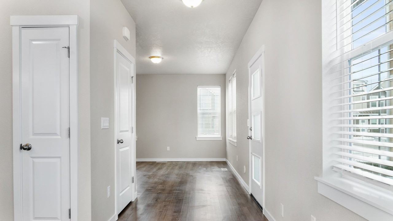 Charlesworth Townhomes - Photo 5 of 16