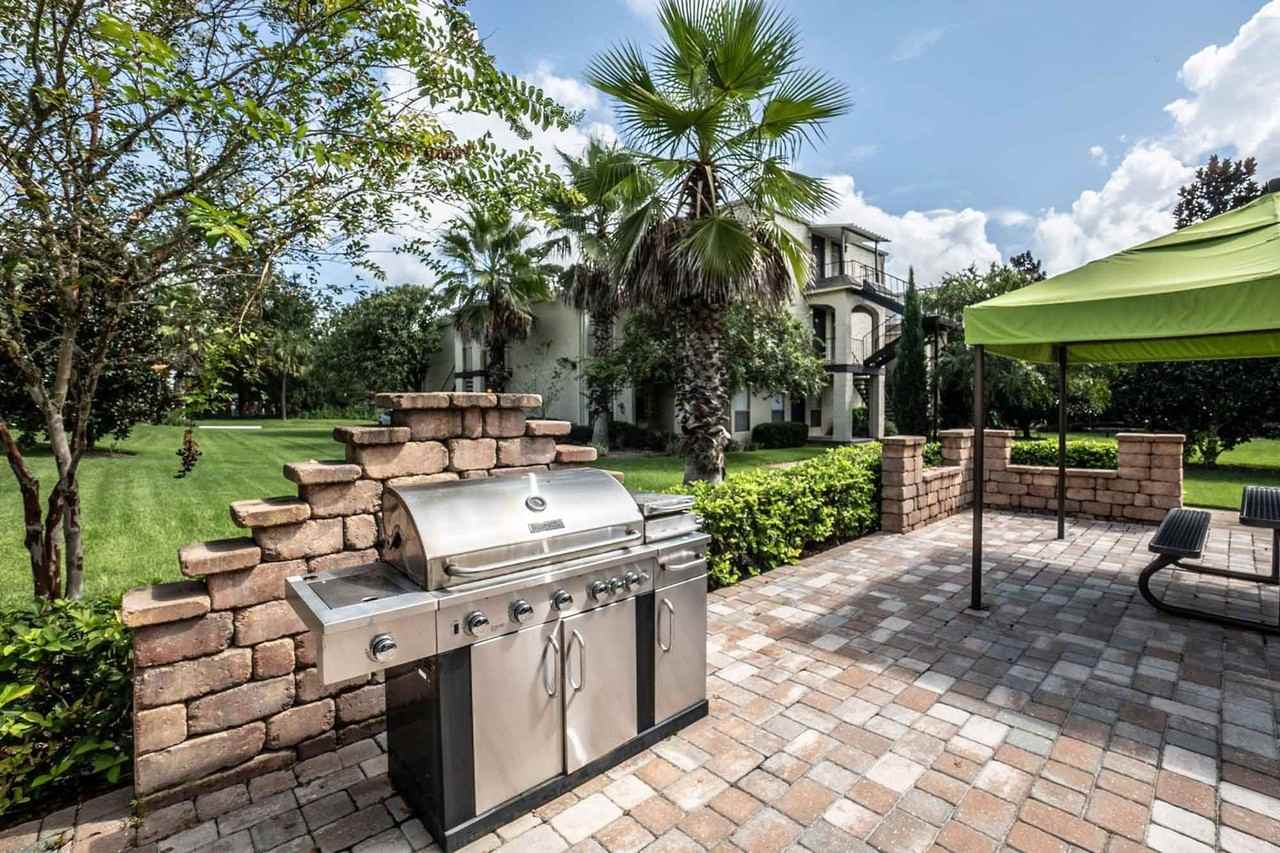 Parkway Square Apartments - Photo 2 of 50