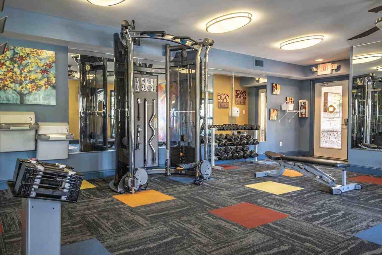 Parkway Square Apartments - Photo 3 of 50