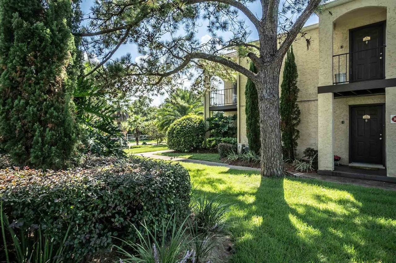 Parkway Square Apartments - Photo 7 of 50