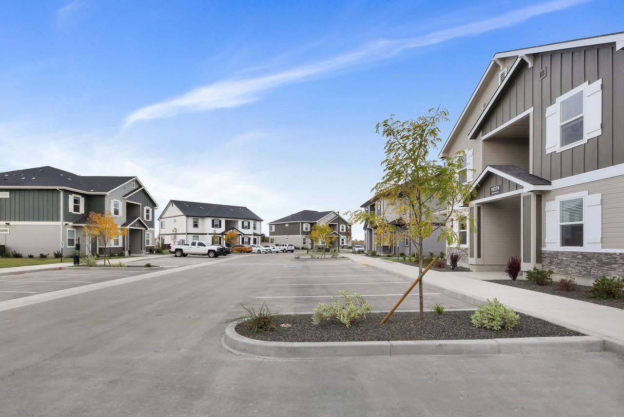 Mason Creek Apartments - Photo 5 of 9