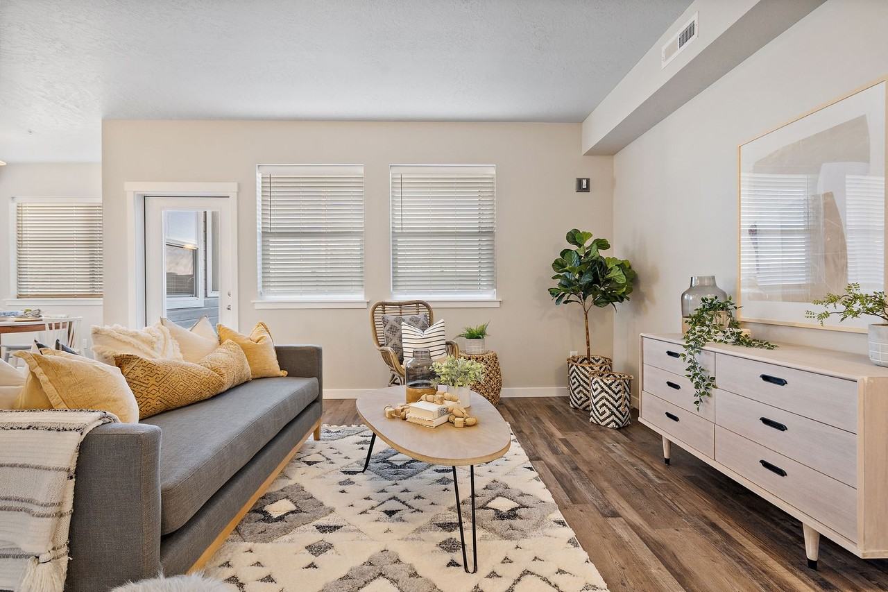 Mason Creek Apartments - Photo 2 of 20