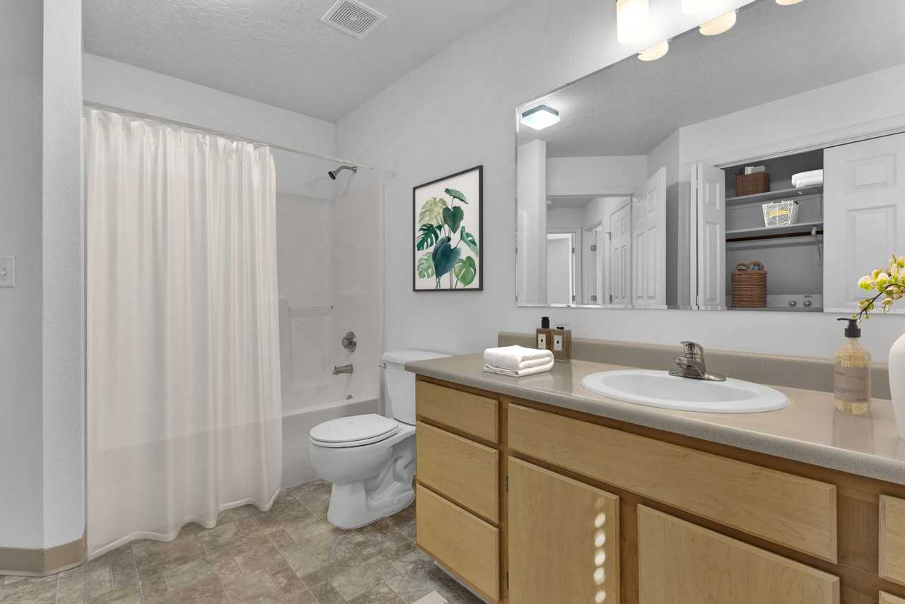 Penn Station Apartments - Photo 2 of 36