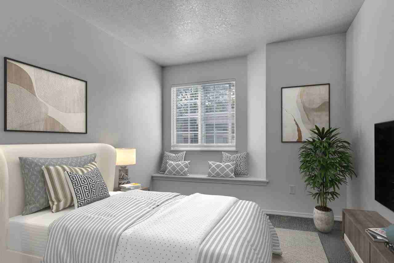 Penn Station Apartments - Photo 4 of 36