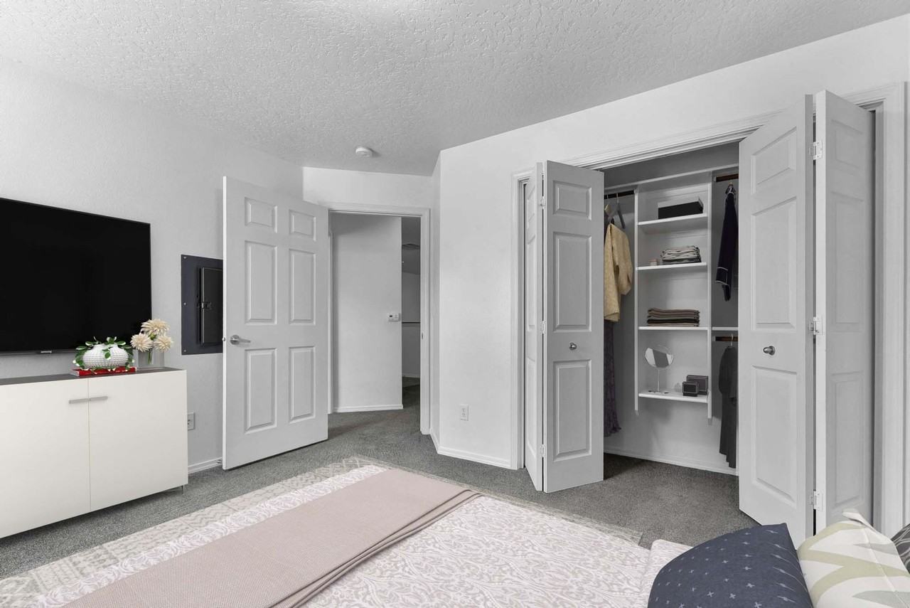 Penn Station Apartments - Photo 5 of 36