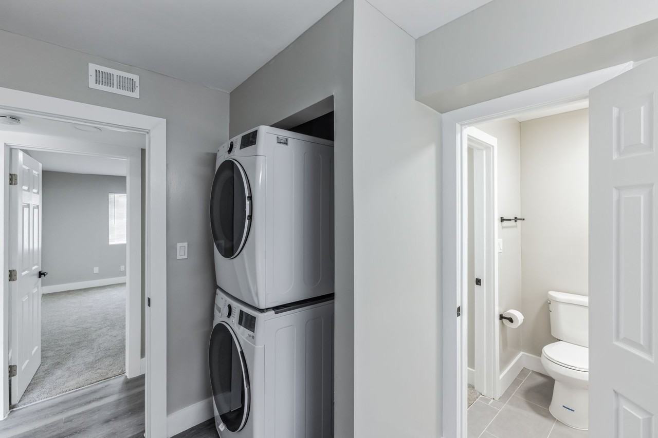 Arcadian Apartments - Photo 7 of 16