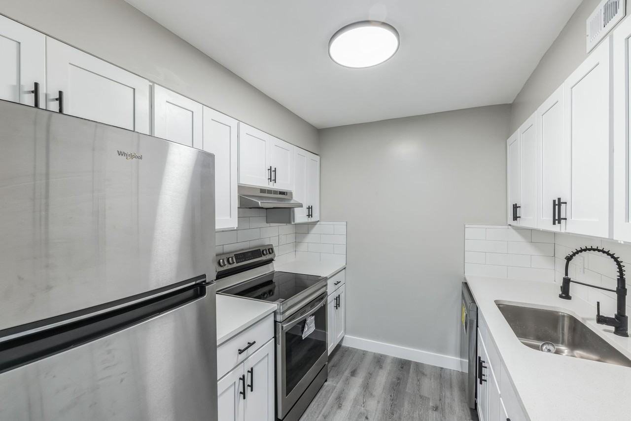 Arcadian Apartments - Photo 2 of 16