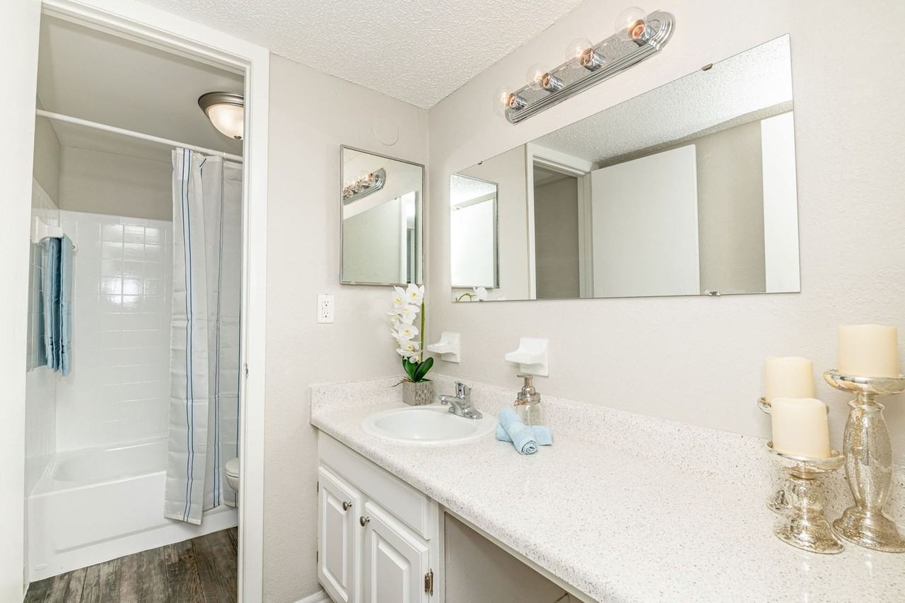 Marco Meadows - Photo 5 of 23