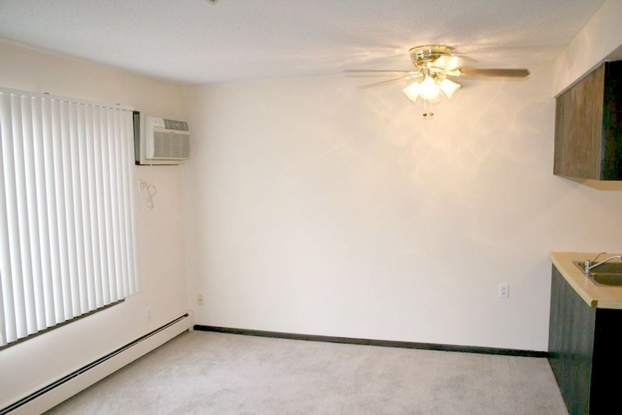 Mayfield Place Apts - 12800 - Photo 7 of 10