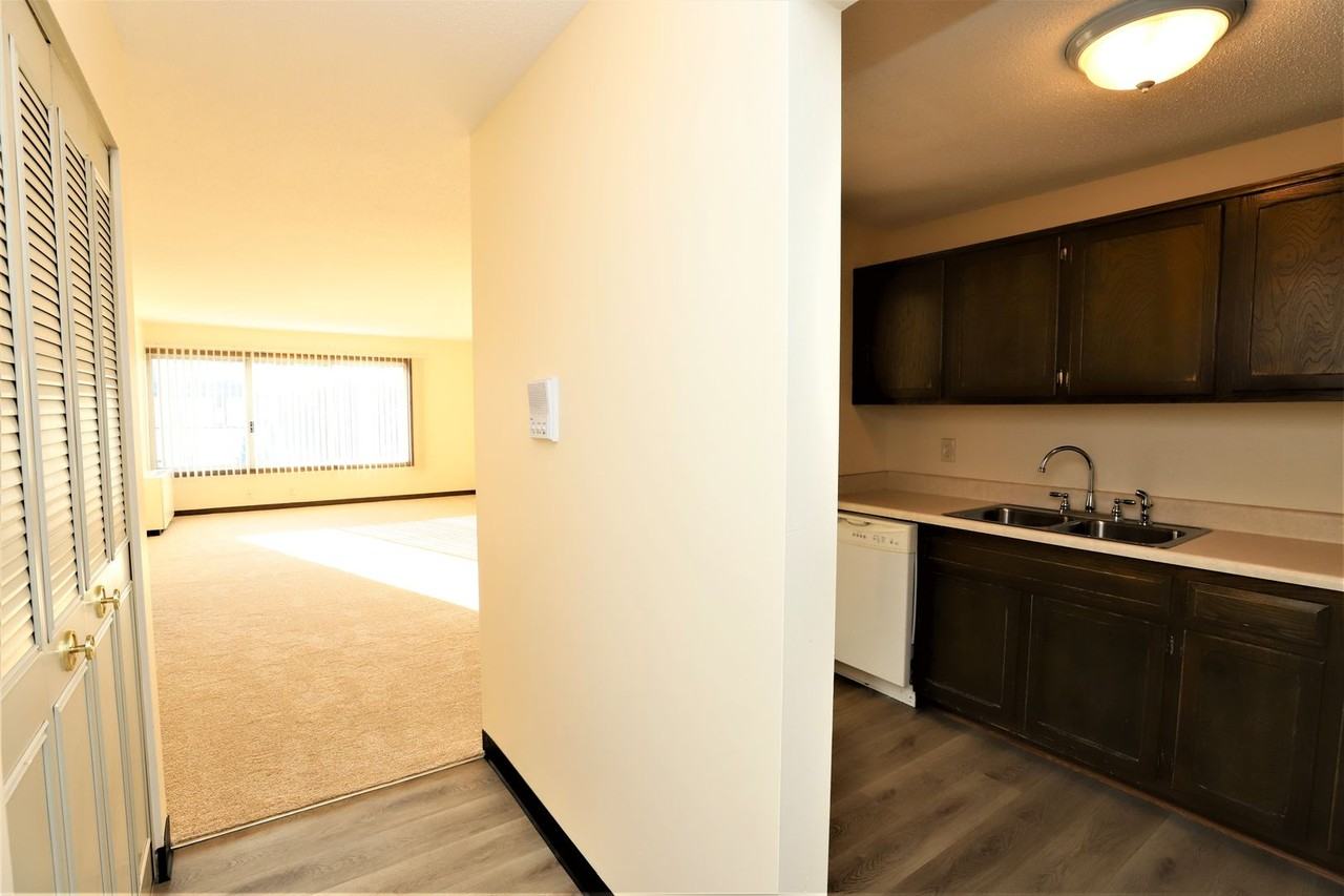 White Oaks Apartments - Photo 4 of 30