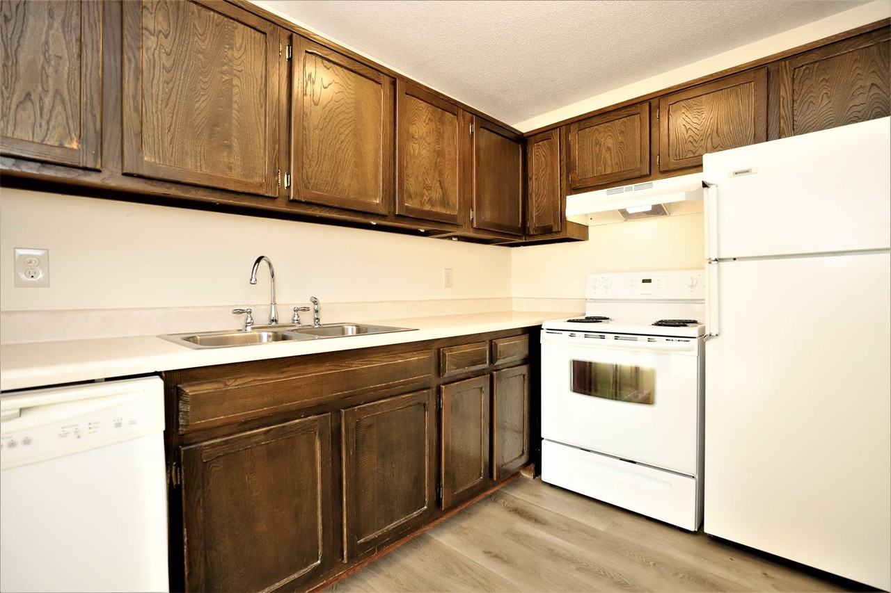 White Oaks Apartments - Photo 6 of 30