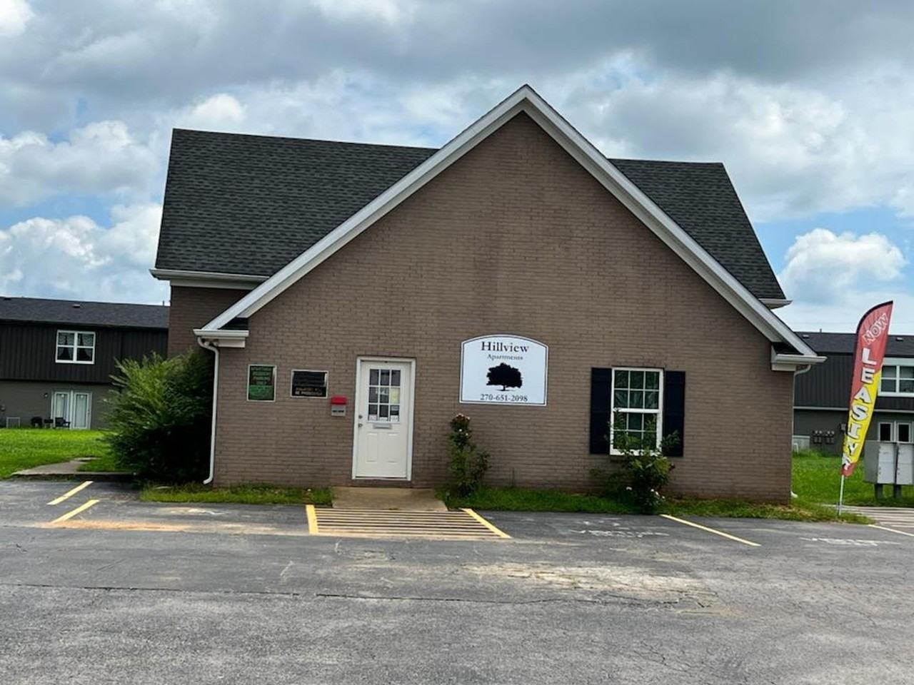 Hillview Apartments 99 Move In Special 200 Shalimar Dr, Glasgow, KY