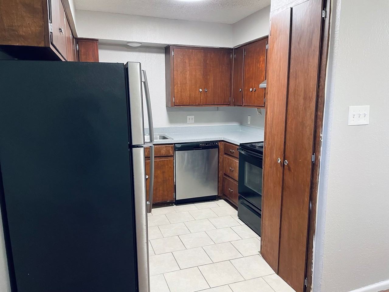 Courtyards West – Updated Living in Central Lubbock - Photo 5 of 19