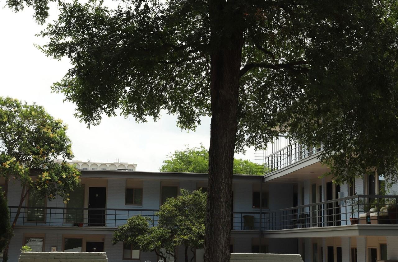 Penthouse Apartments - Photo 7 of 50