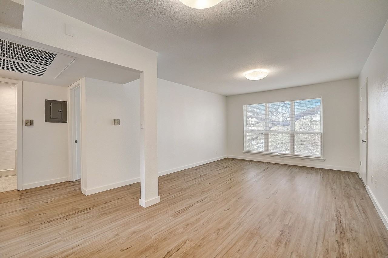 River Oaks - Photo 6 of 50