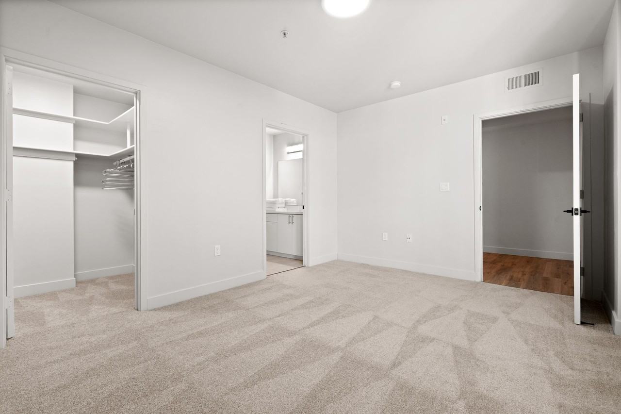 Highpoint Terrace - Photo 6 of 50