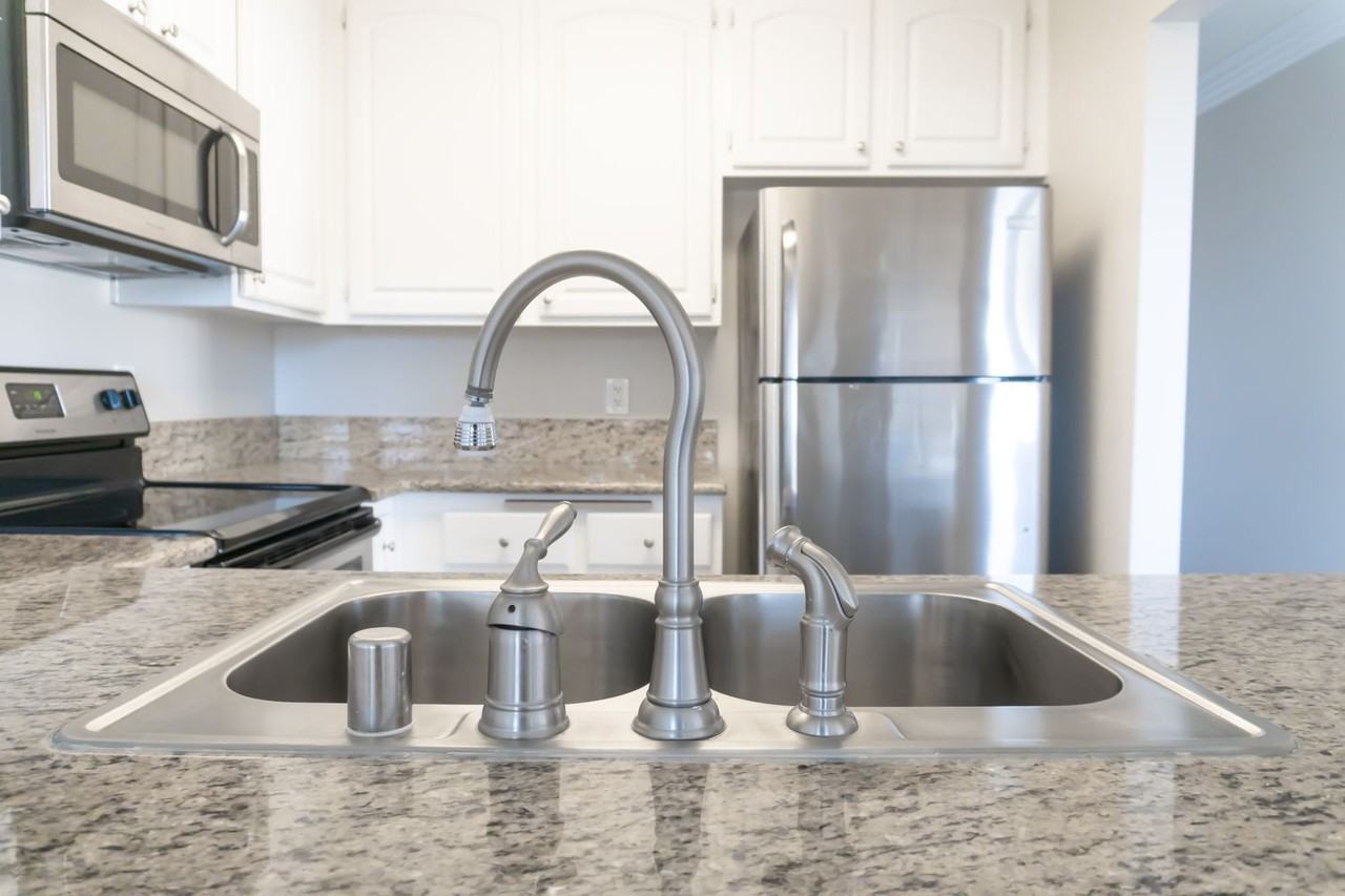 Viewpoint Luxury Apartments - Photo 7 of 29