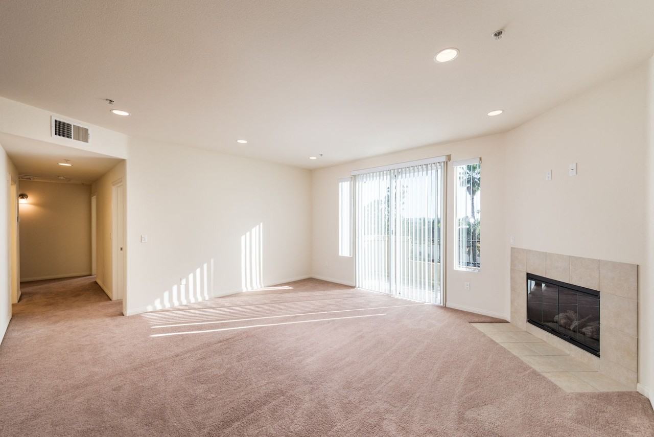 Glenoaks Villas - Photo 7 of 15