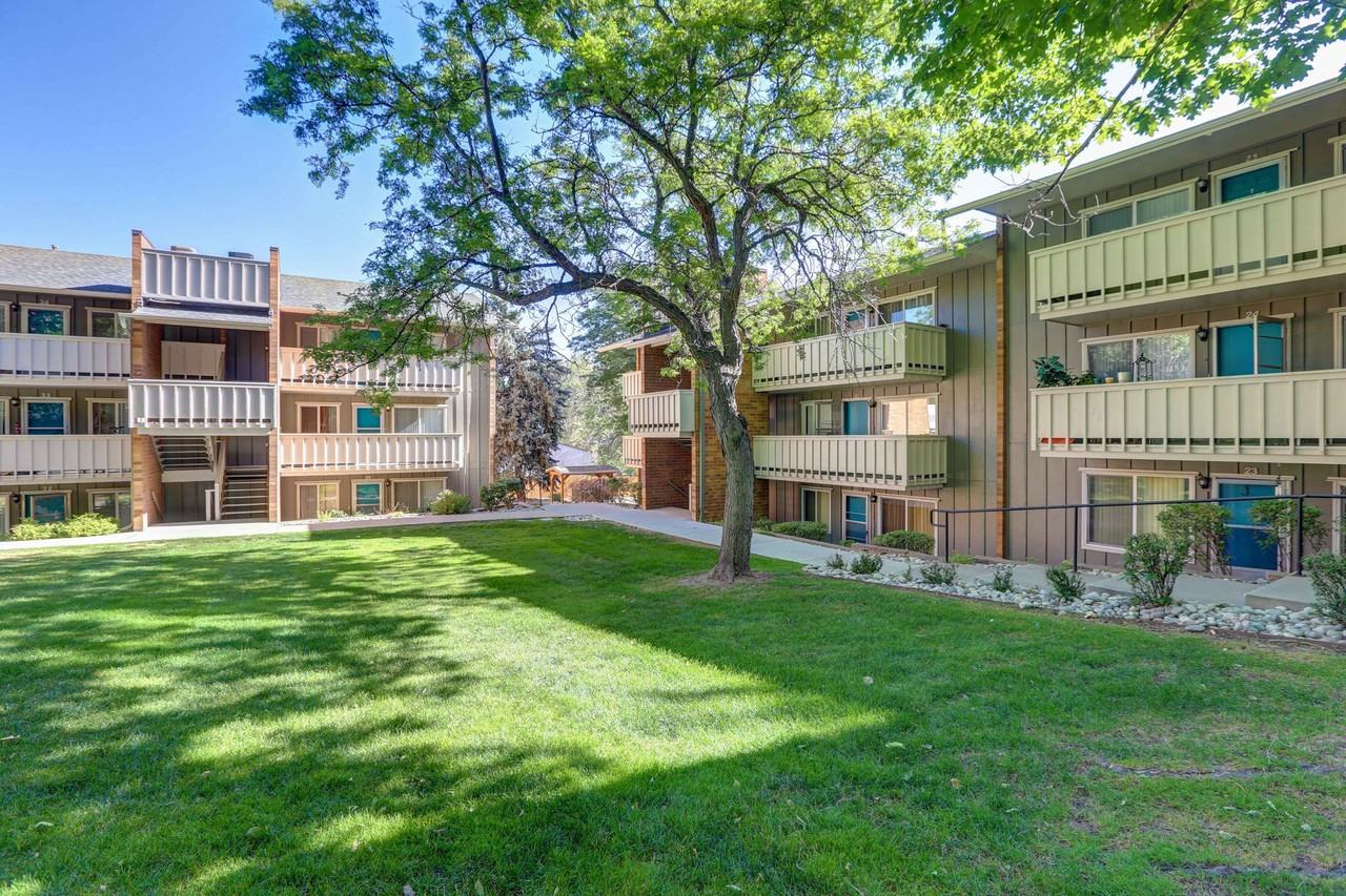 Oak Hill Apartments - Photo 5 of 9