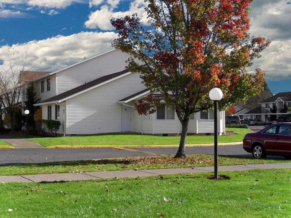 020-Creekside Apartments - Photo 2 of 13